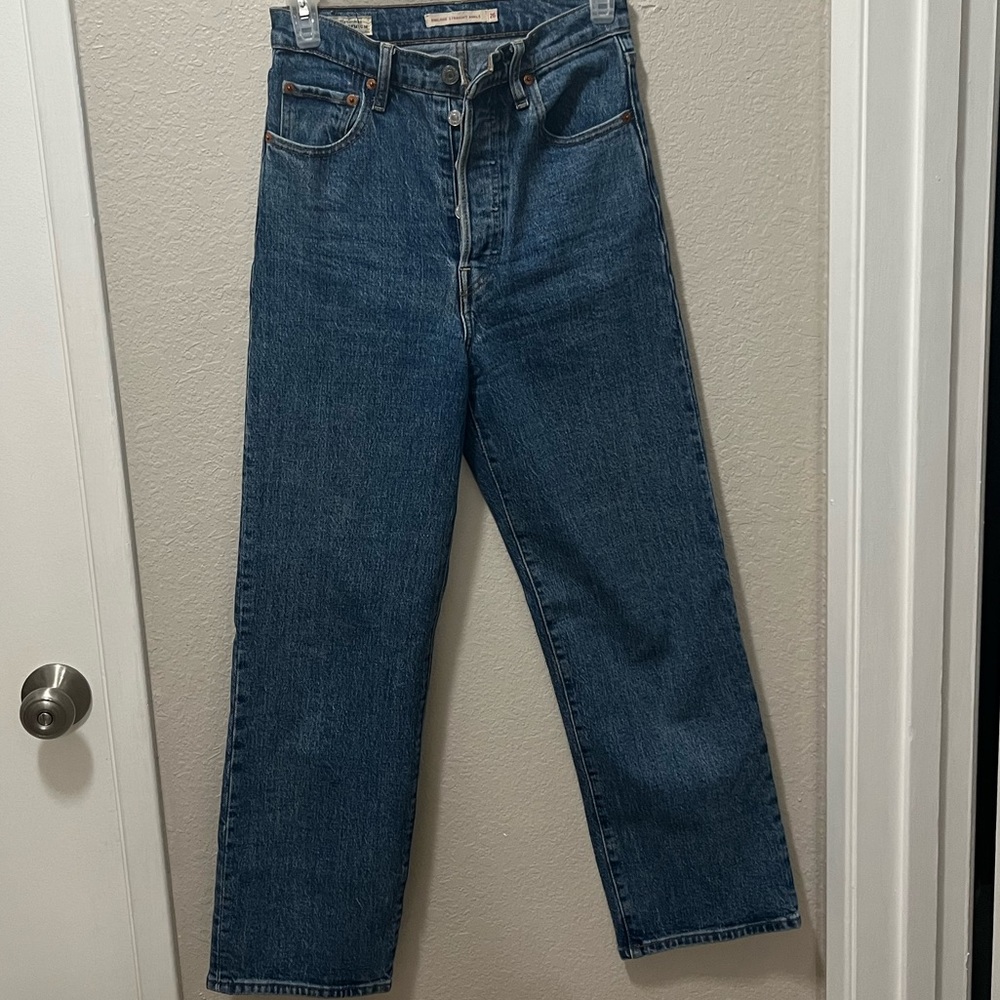 Levi’s Ribcage Straight Ankle Jeans